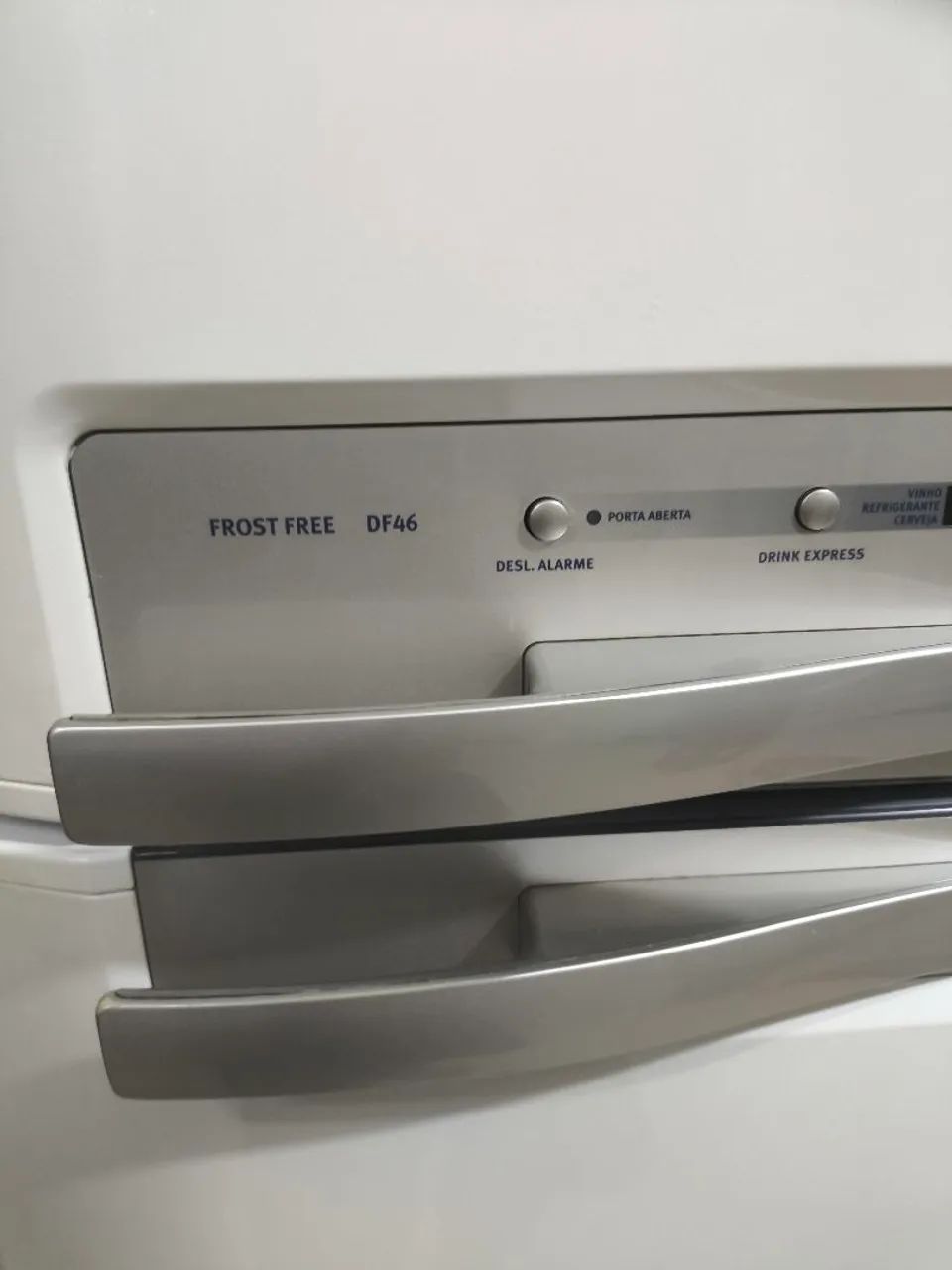 Vendo duas geladeiras Eletrolux 