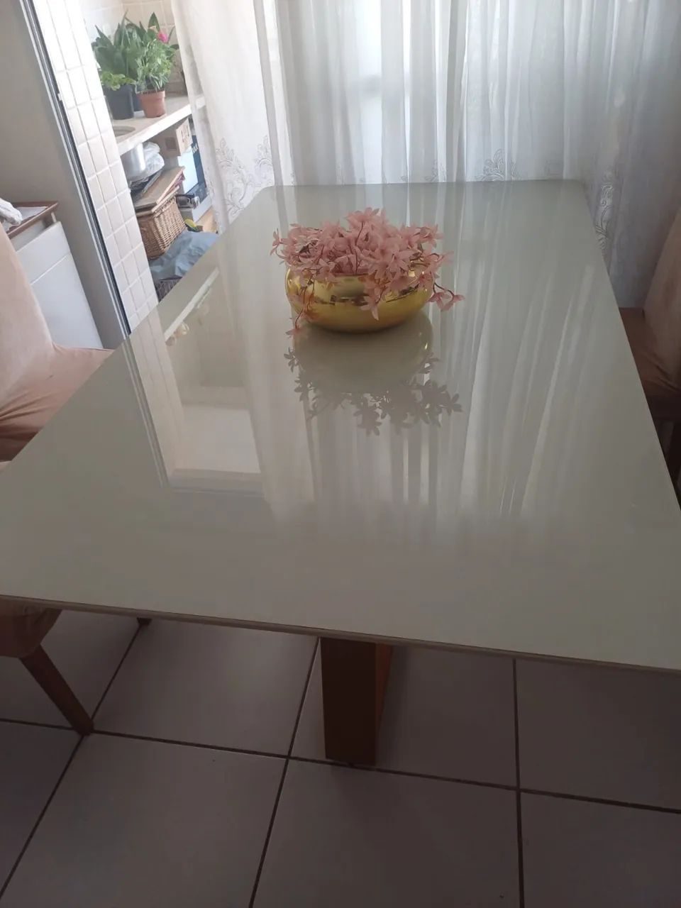 Mesa de madeira para 06 assentos 
