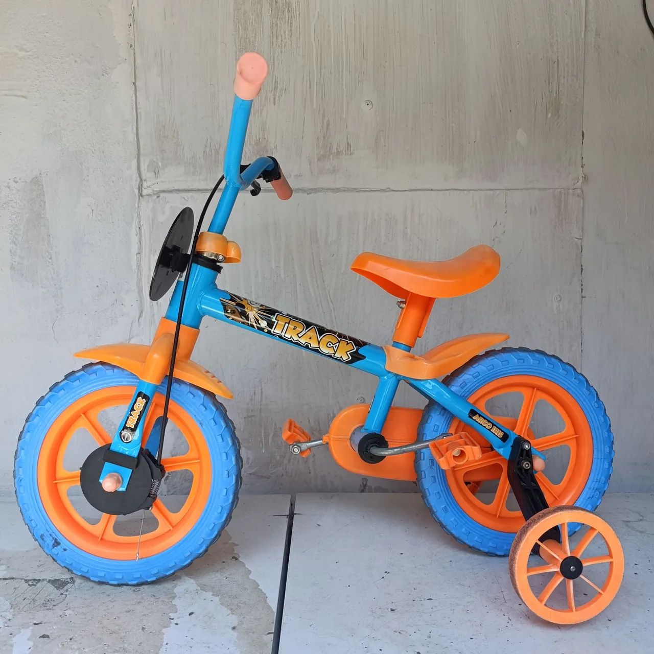Bicicleta Infantil Track TK3 Rainbow Aro 12 - Em Ótimo Estado 