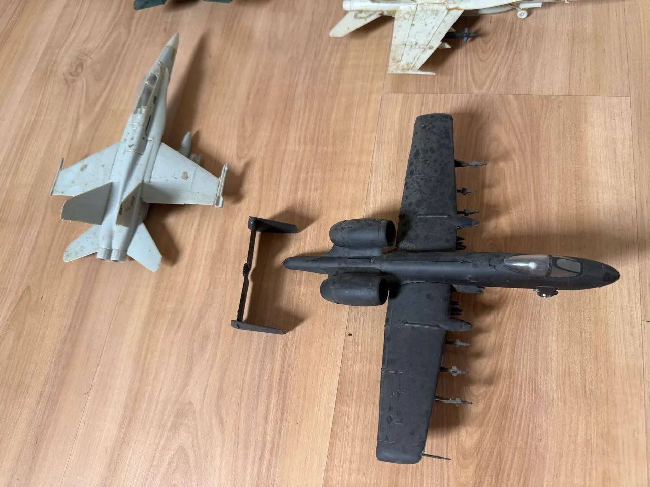 Sucata de vários aviões escala 1/72 