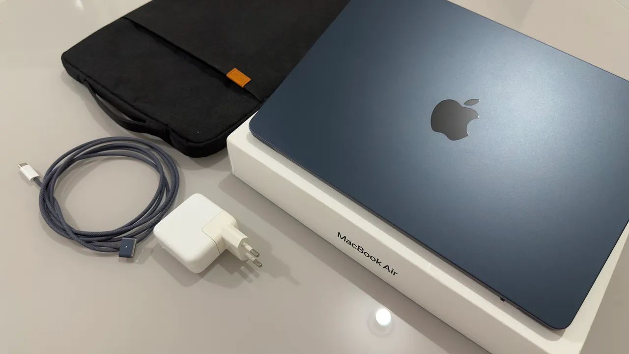 MacBook Air M3 2024 バッテリー100% MacBook Air M3 2024 13 8GB RAM / 256GB SSD Bateria 100% Estado de