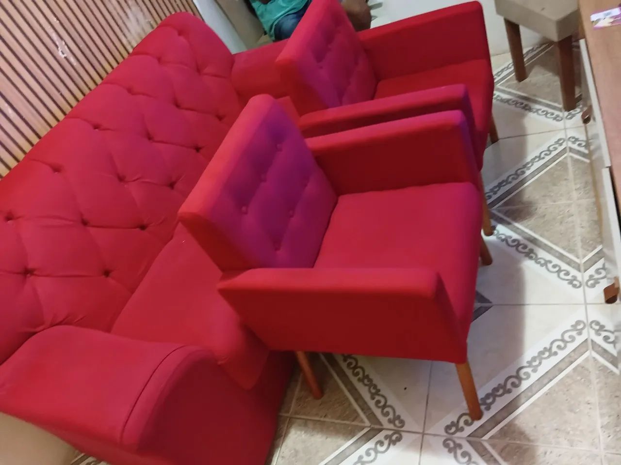 Um sofa di lugares e 2protonas