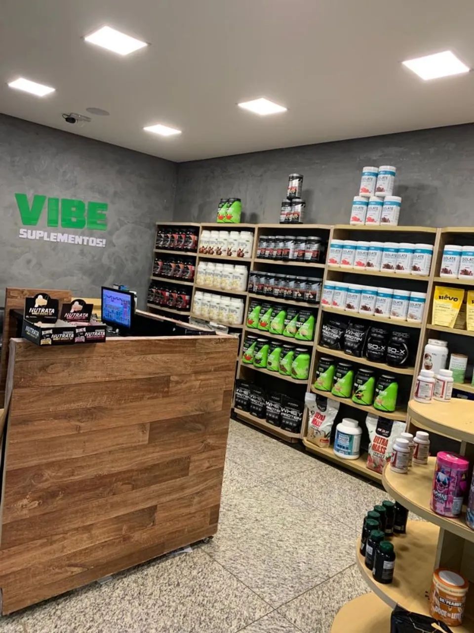 ESTRUTURA COMPLETA - PRATELEIRAS E CENTRAL - PRODUTOS NATURAIS E SUPLEMEN - Foto 4