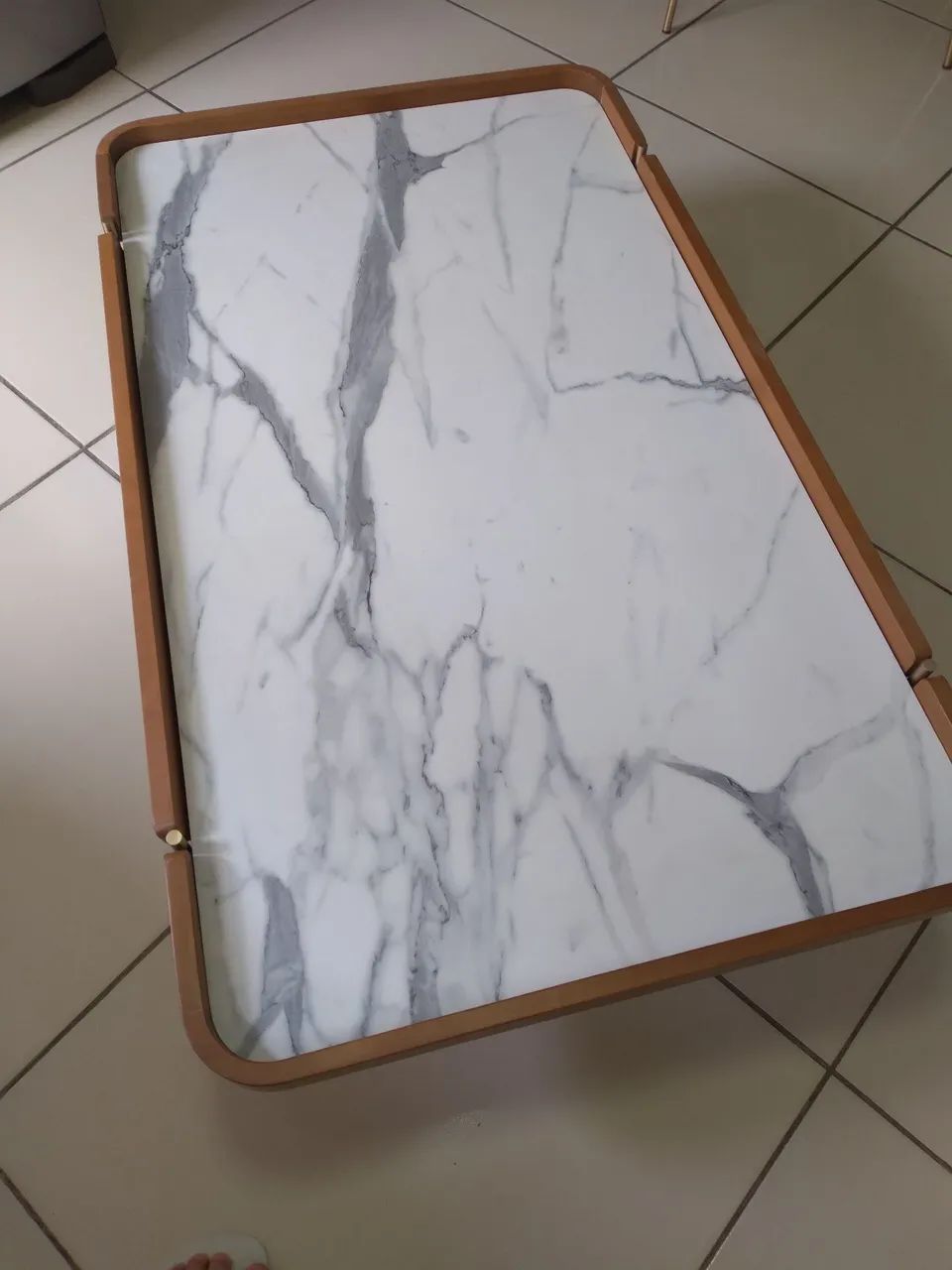 VENDO MESA DE CENTRO ZERADA. MOVEIL SUPER ELEGANTE. - Foto 2