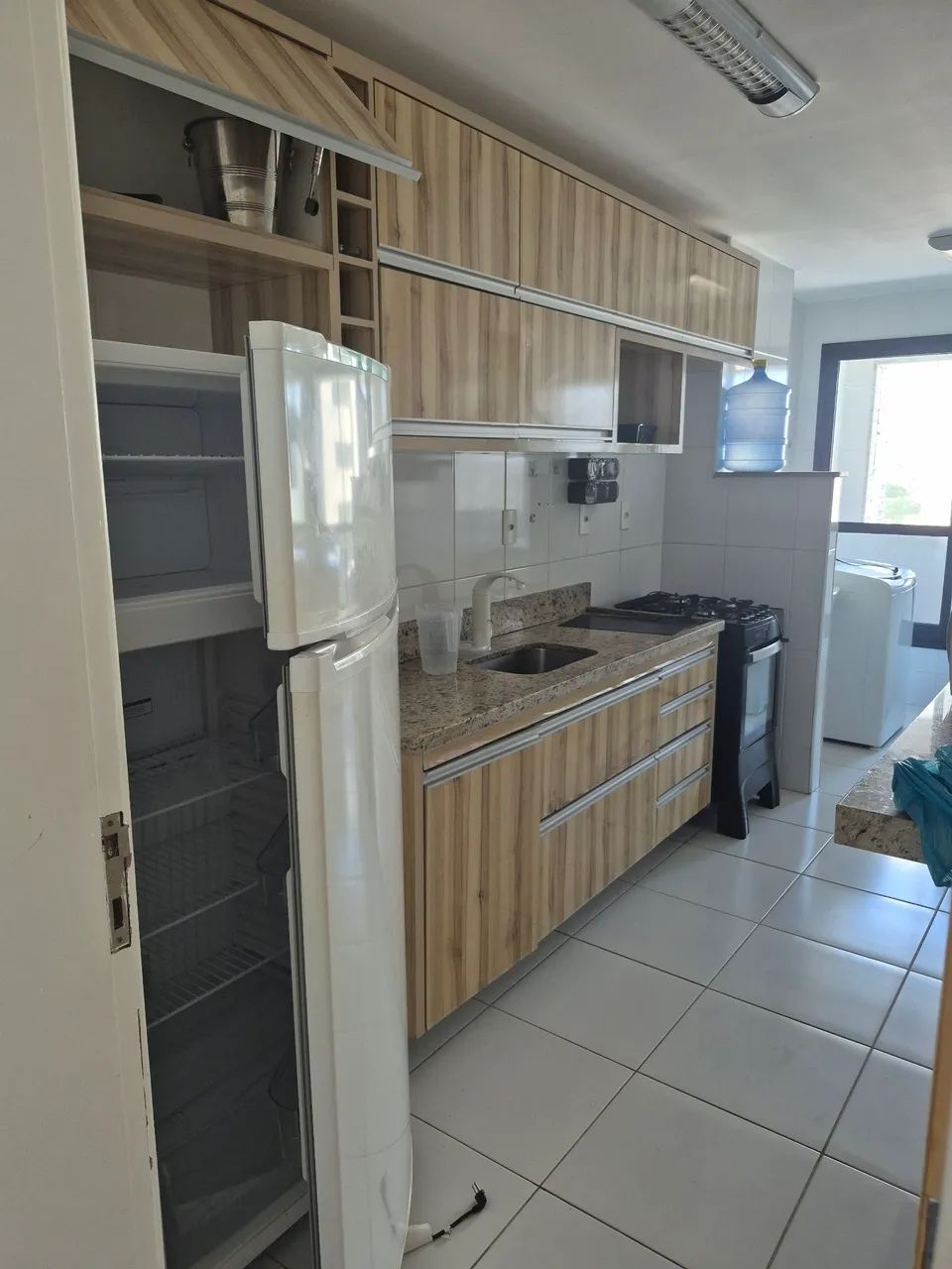 Armários e bancada cozinha