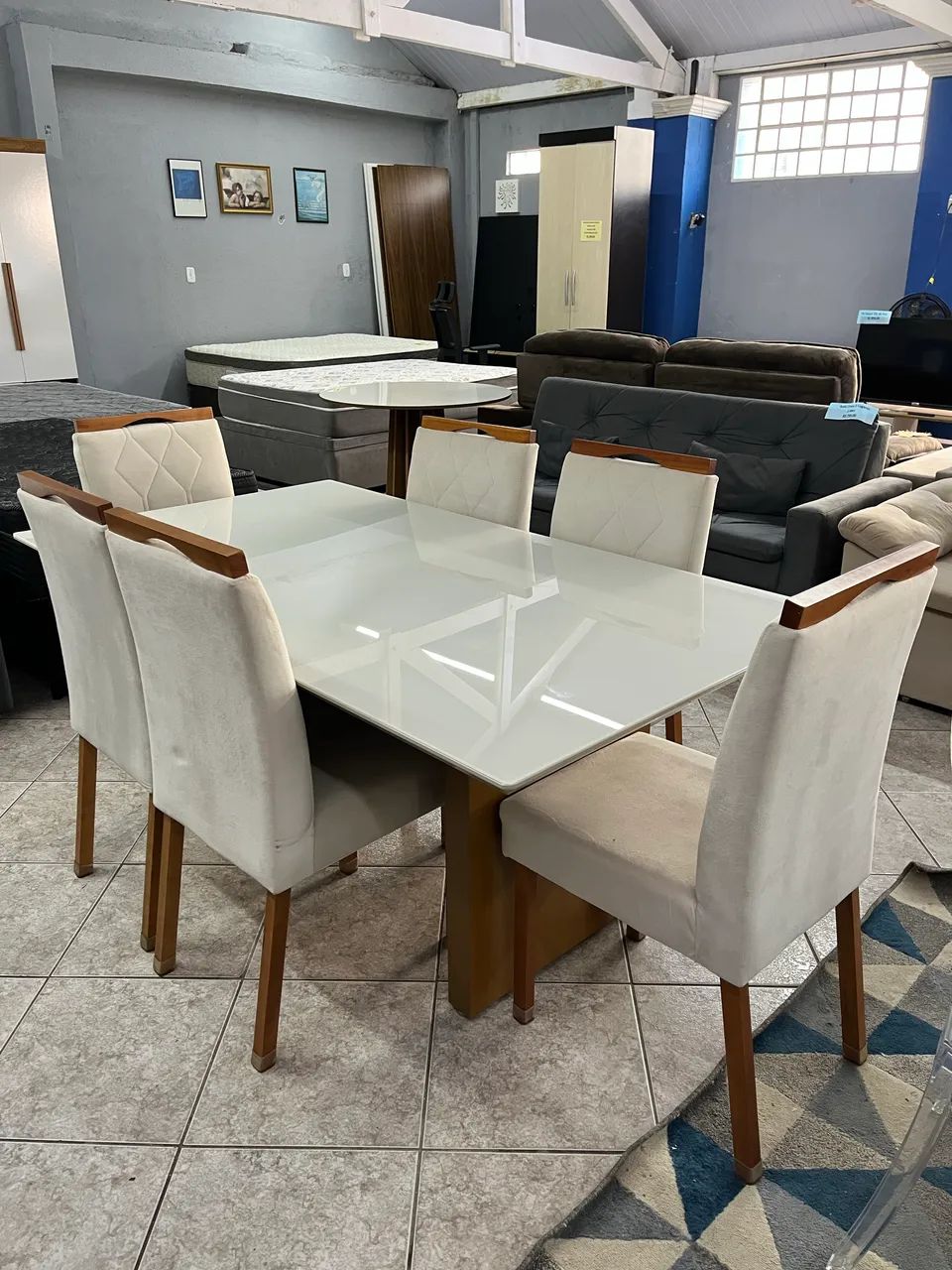 Mesa de jantar Laqueada com 6 cadeiras  - Foto 3