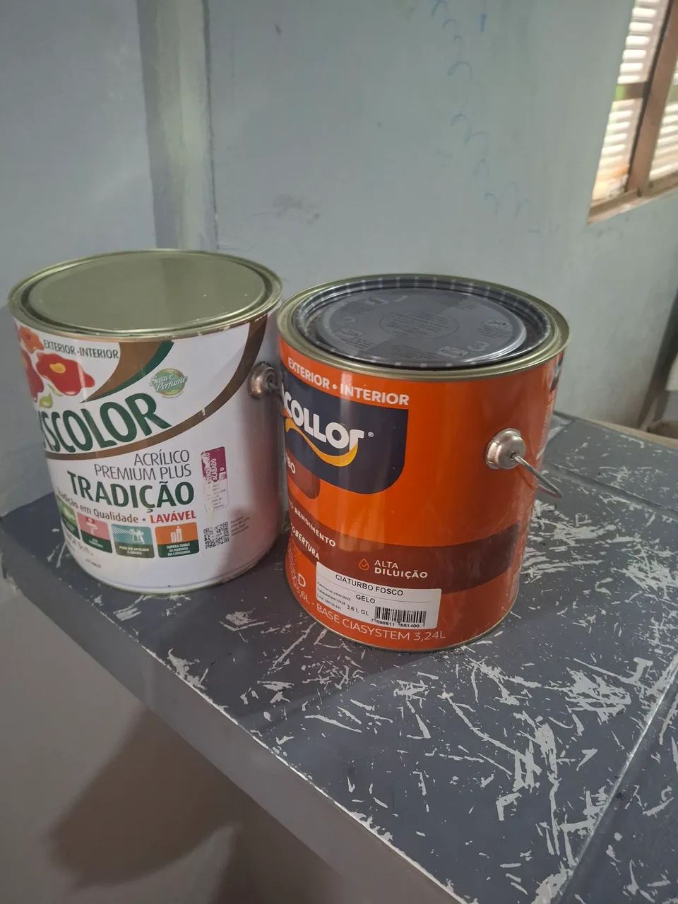 Tintas novas Lacradas
