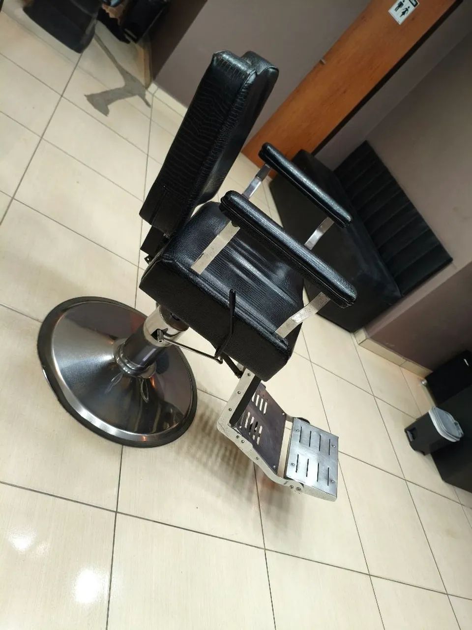 Cadeira de barbeiro  - Foto 3