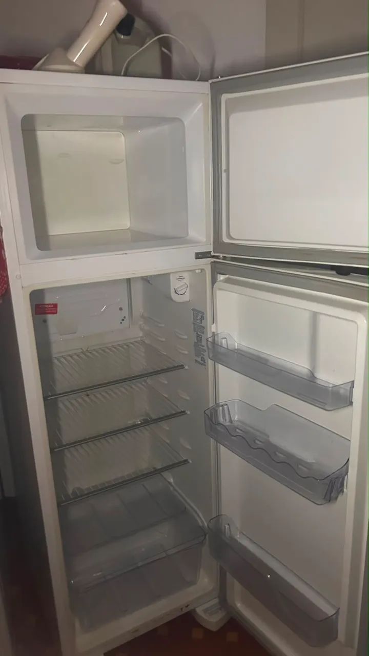 Geladeira Electrolux Perfeito Estado - Foto 3
