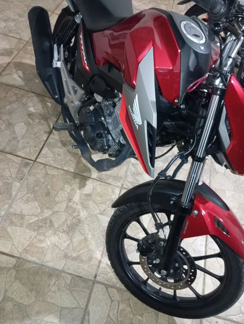 Titan 160 