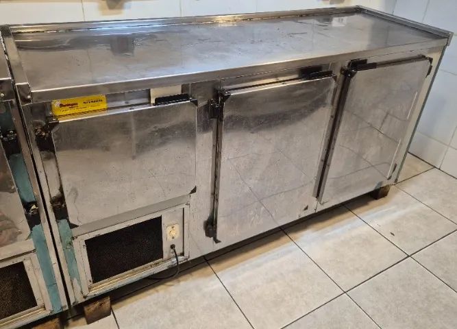 2 Frigoríficos e 1 Pia em Inox para Bar e Restaurante - Foto 3