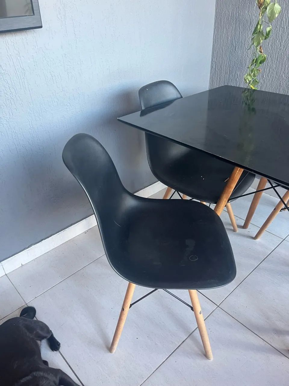 Mesa 4 cadeiras preta Eames Eiffel retangular  - Foto 4