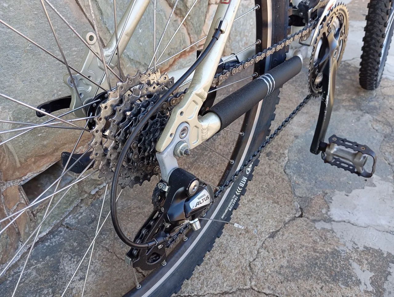 Bicicleta Simples Manutenção Simples e Barata  - Foto 2