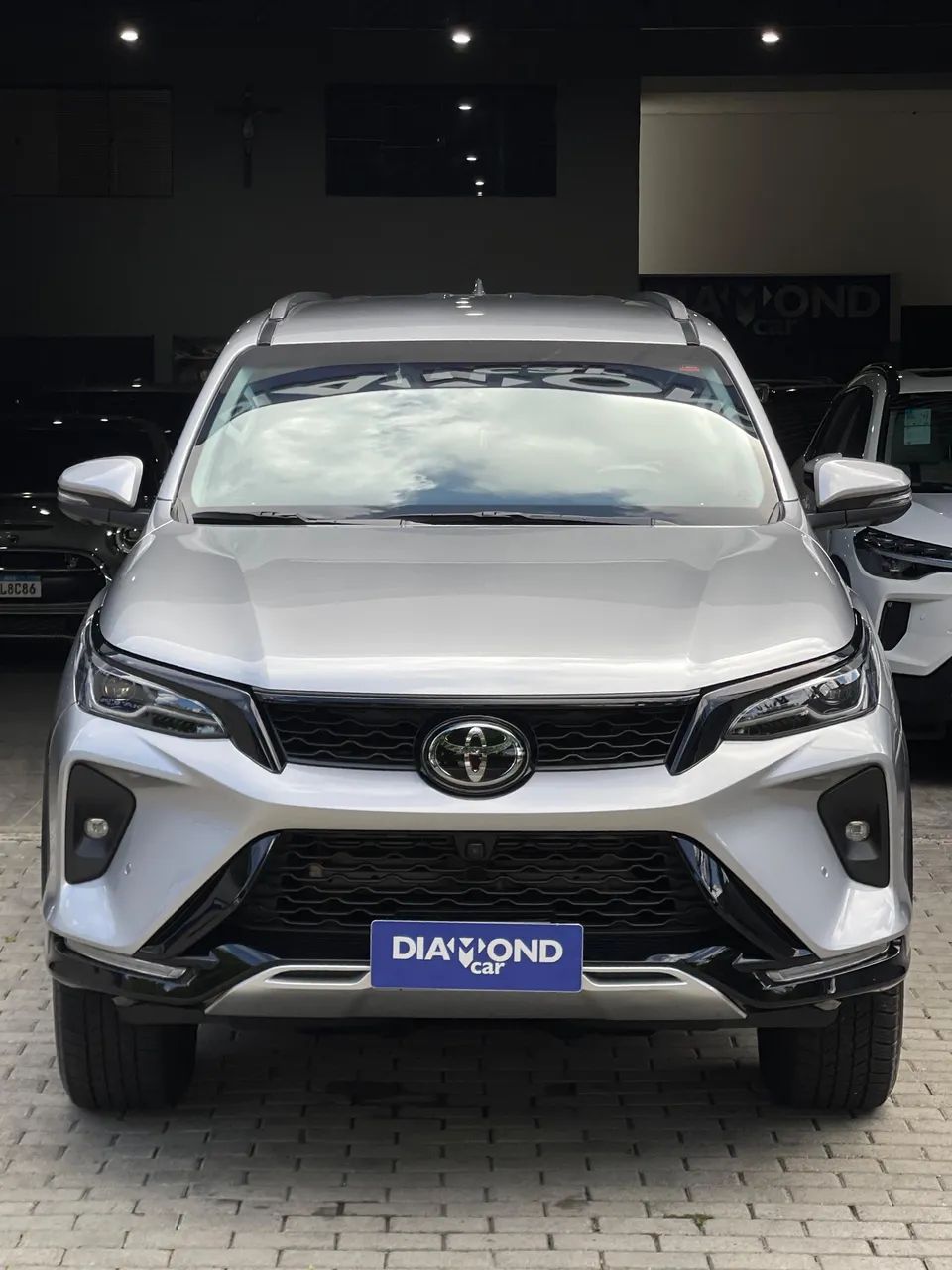 Toyota Hilux SW4 SRX Plat. 4X4 2.8 TB Die. Aut. 2024 - Foto 3