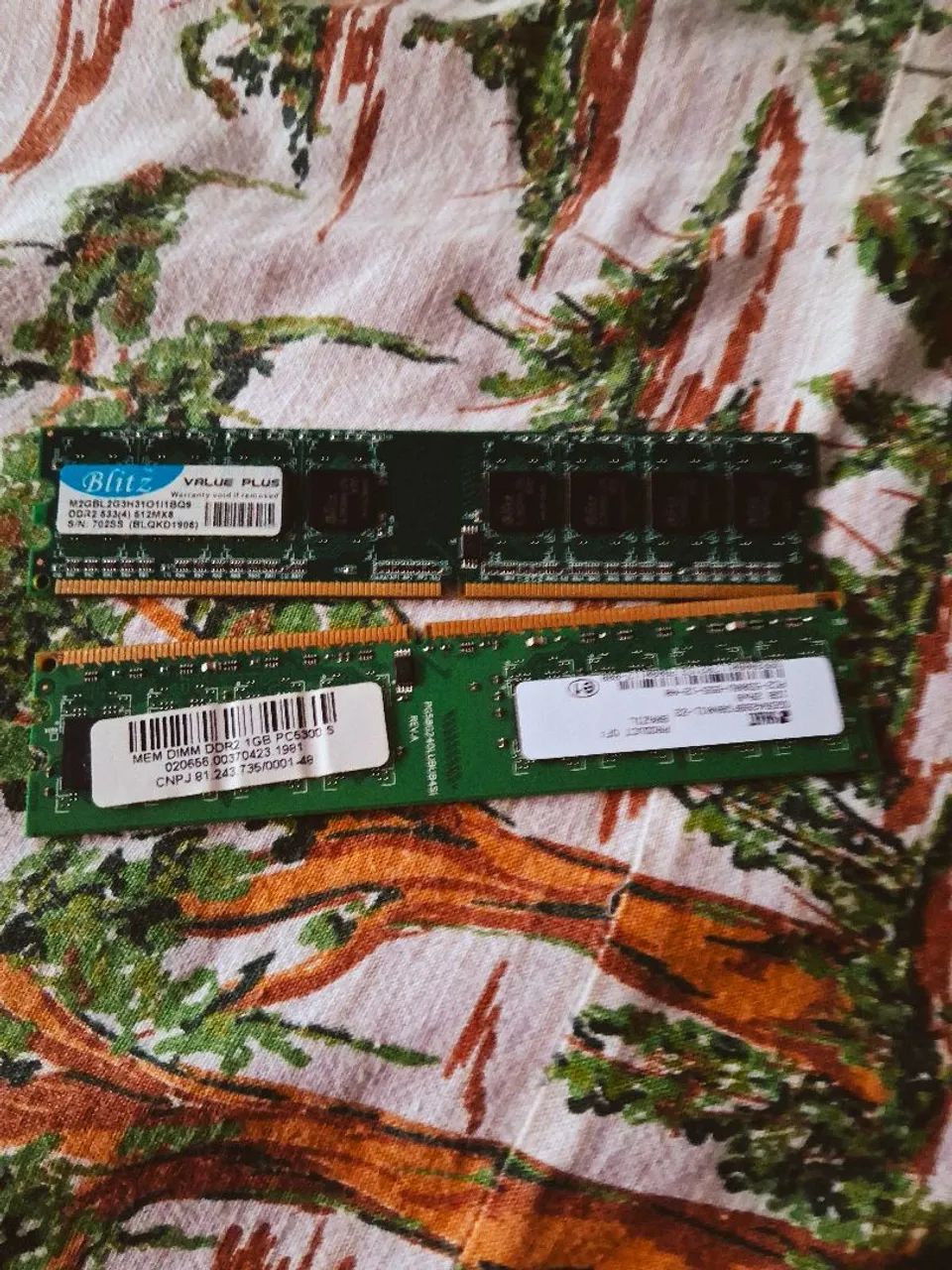 Memórias RAM DDR2 1GB cada - Total 2GB