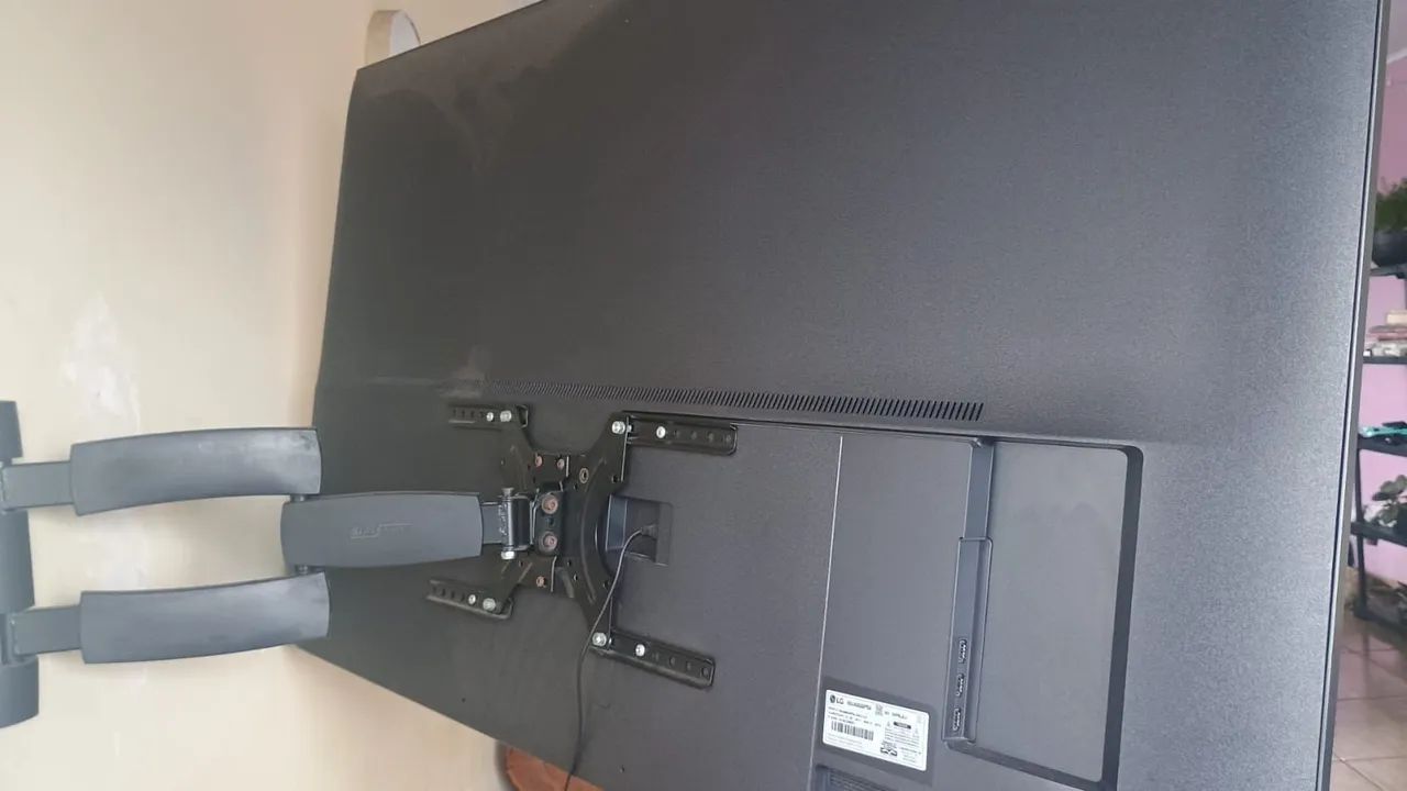 Tv LG 65 polegadas, com garantia extendida, acompanha nota fiscal, menos de 1 ano de uso. - Foto 3
