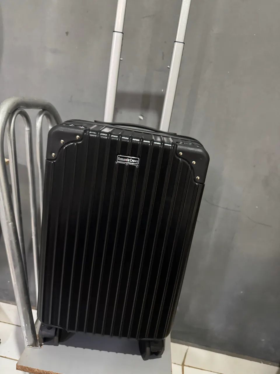 Vendo mala em excelente estado 