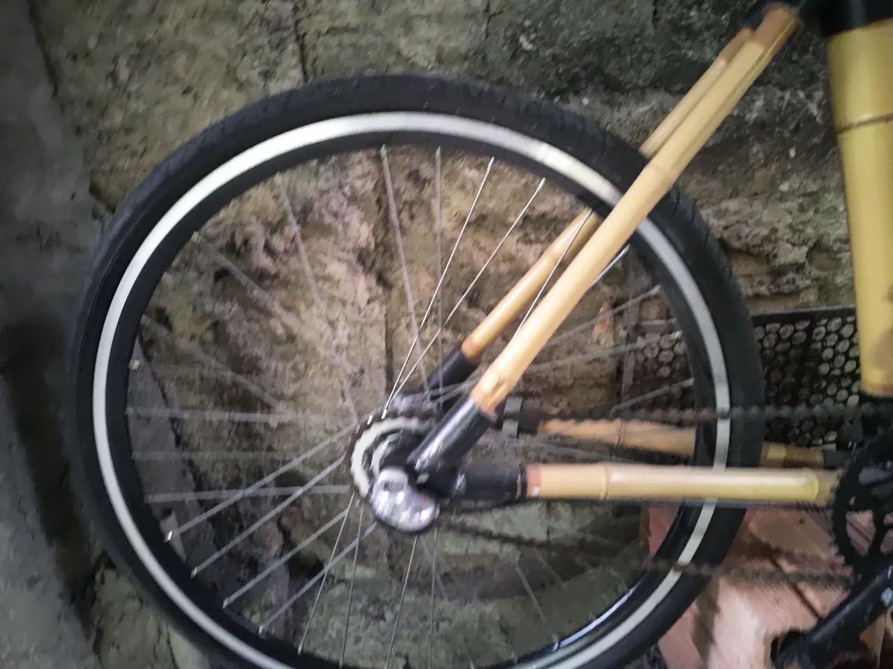 Bicicleta Aro 26 com Quadro de Bambu - Foto 4