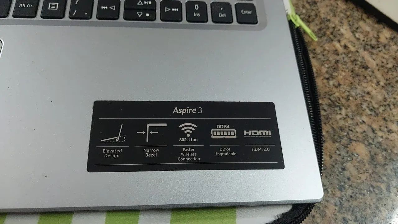 Vendo notebook Acer aspire 3  - Foto 3
