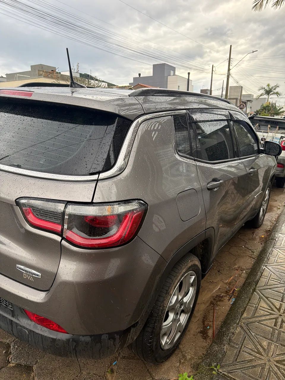 Jeep Compass Longitude 2.0 4X4 Dies. 16V Aut. 2021 - Foto 4