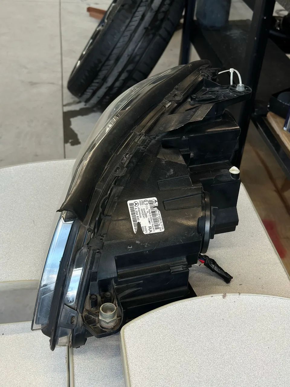 Farol Esquerdo Mercedes 0200 2012 com led - Foto 2