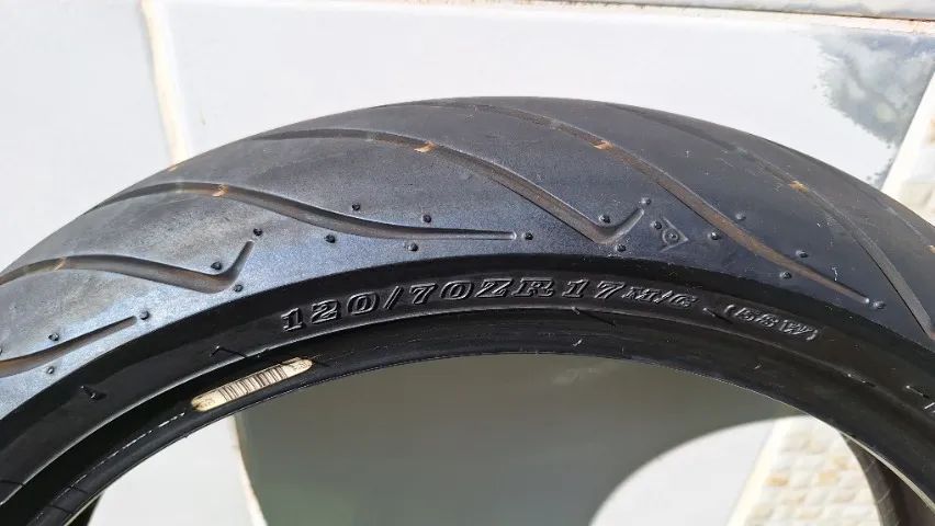 par de pneus original da Tracer 900 GT - Foto 2