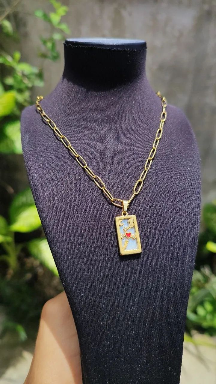 Colar dourado estilo Tarô aço inoxidável  - Foto 3