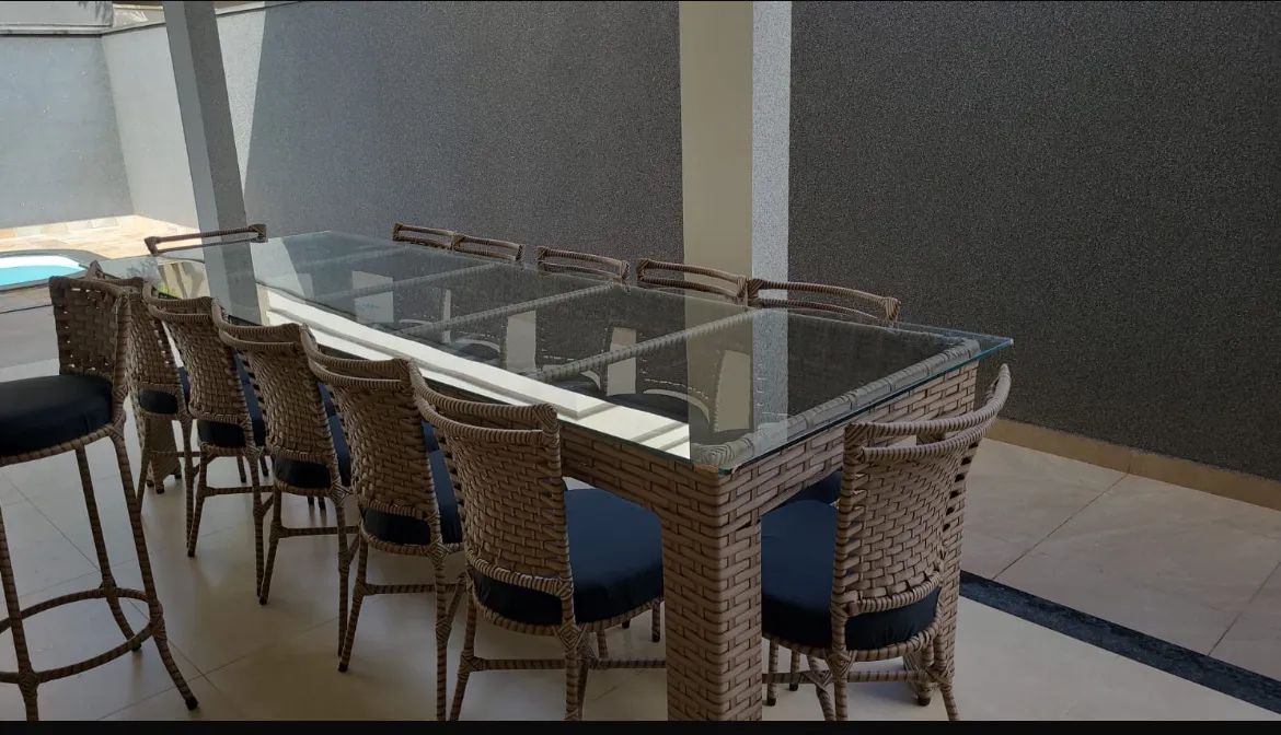 Mesa com 12 cadeiras (área externa) 