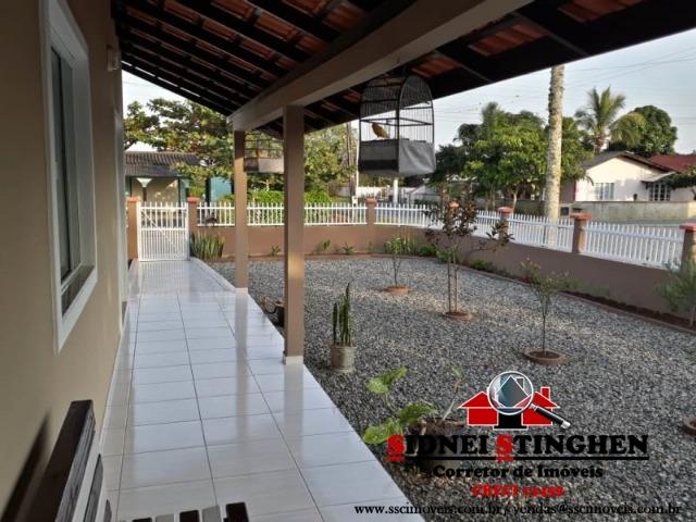 Linda casa na Praia, com laje e distante a poucos metros da água - Foto 13