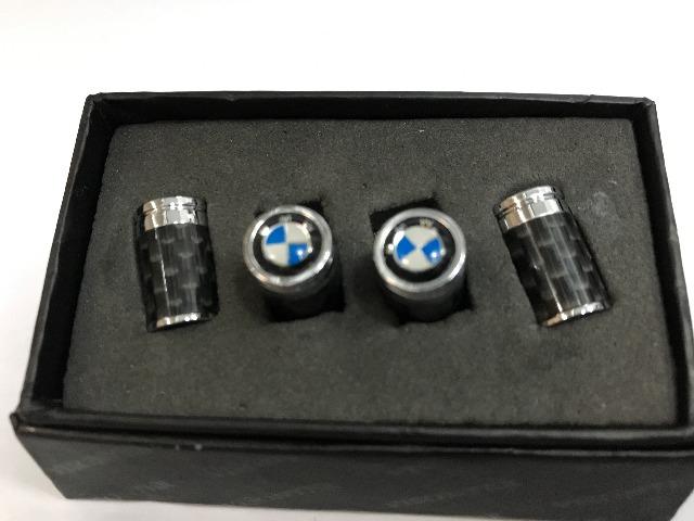 Bico de válvula carbono tampa antifurto pneu vários modelos - Foto 2