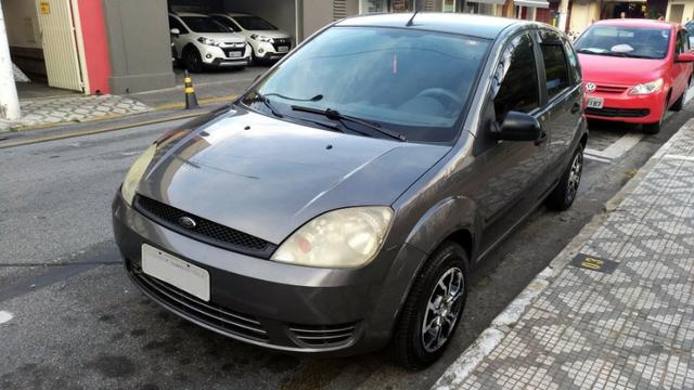 Fiesta 1.0 2004 + acessórios (carro completo)