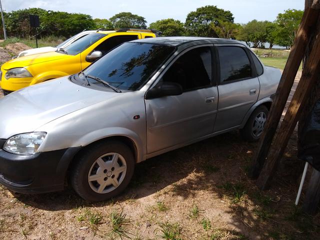Vendo esse carro Chevrolet classic