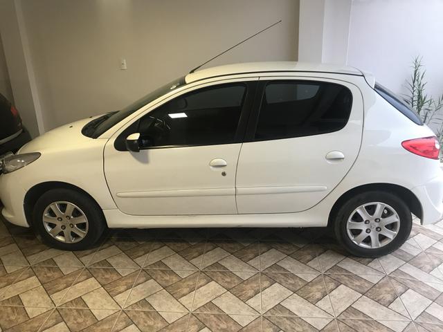 207 com 42mil km único dono