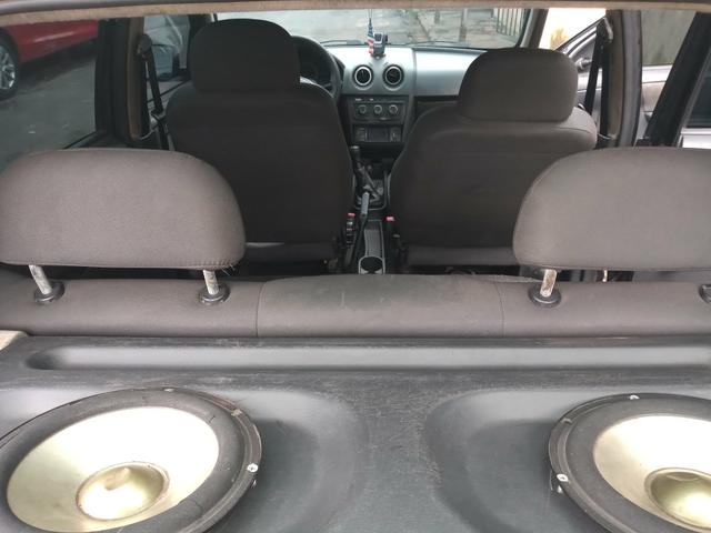 Vendo um chevrolet celta