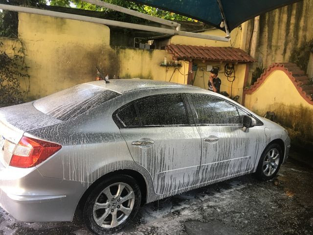 Vendo ou troco Honda Civic com teto solar e gnv com apenas 40 mil km imperdível - Foto 5