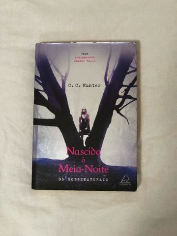 Livro Nascida à Meia-Noite