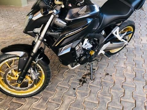 VENDO HONDA CB 650F