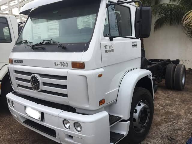 CAMINHÃO VOLKSWAGEN 17180 2009