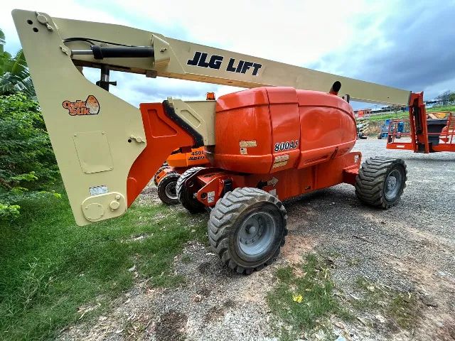 Plataforma Elevatória 800AJ Jlg 26,18 metros perfeito estado - Foto 2