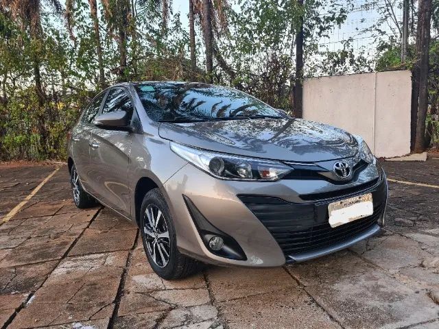 Yaris XLS 1.5 Sedan 18/19 unico dono, versão top, banco e teto solar! Oportunidade!