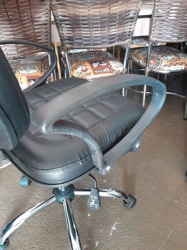 CADEIRA GIRATÓRIA, LEIAM: - Foto 3
