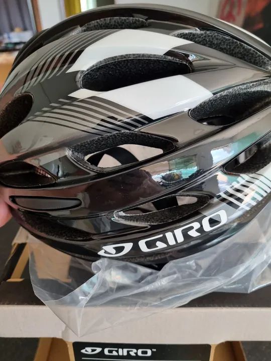 Capacete de Bike - GIRO - Na Caixa - Foto 4