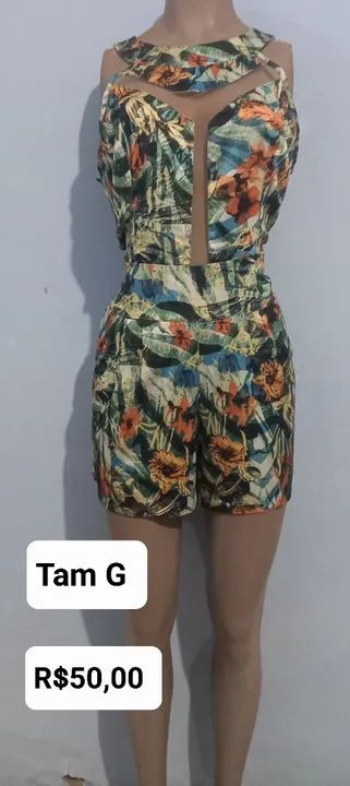 Macacão estampado com detalhe em tule