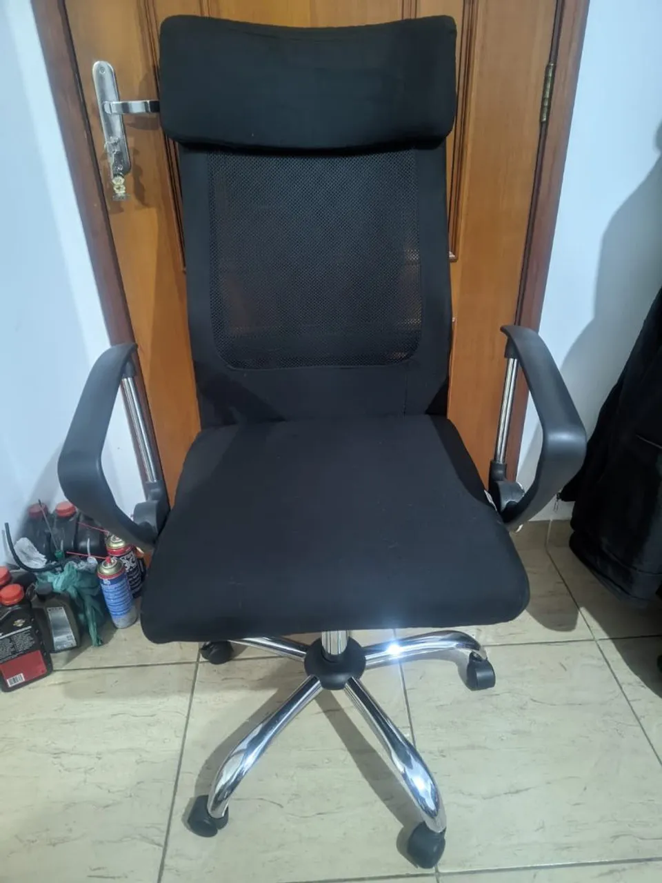 Cadeira de Escritório Ergonômica - Conforto e Suporte