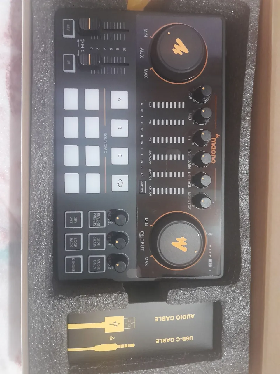 Maono Caster E2