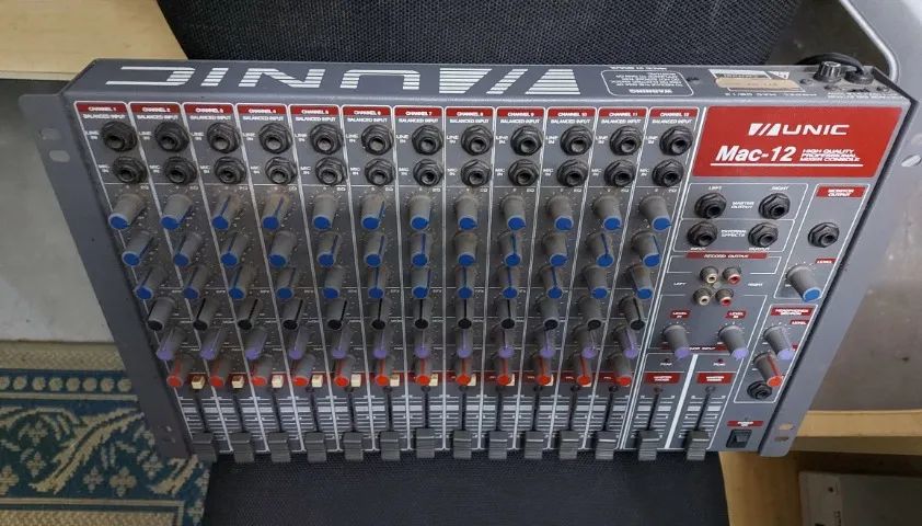 Mesa de Som UNIC Mac-12 - 12 Canais - 2° Dono - Ótimo Estado - Funcionando 100% - Foto 2