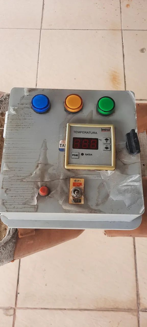 Quadro de comando Elétrico Inova, com contactora e termostato digital