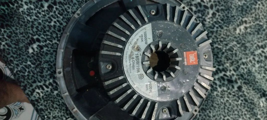 CAIXA DE GRAVE COM AUTOFALANTE TORNADO 5600 - Foto 3