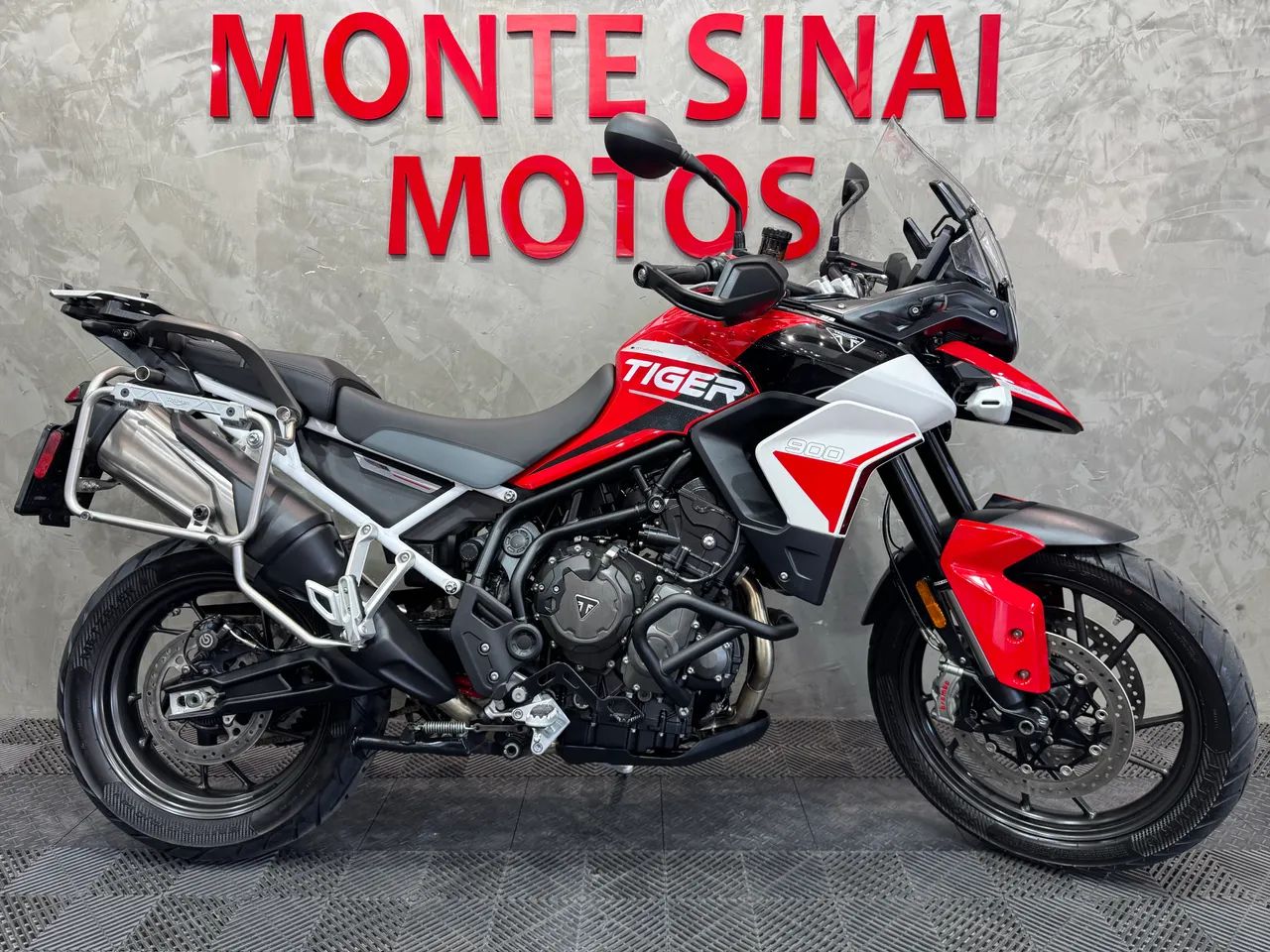 Triumph 900 GT Aragon Edition 2024 - 1457318223 | OLX