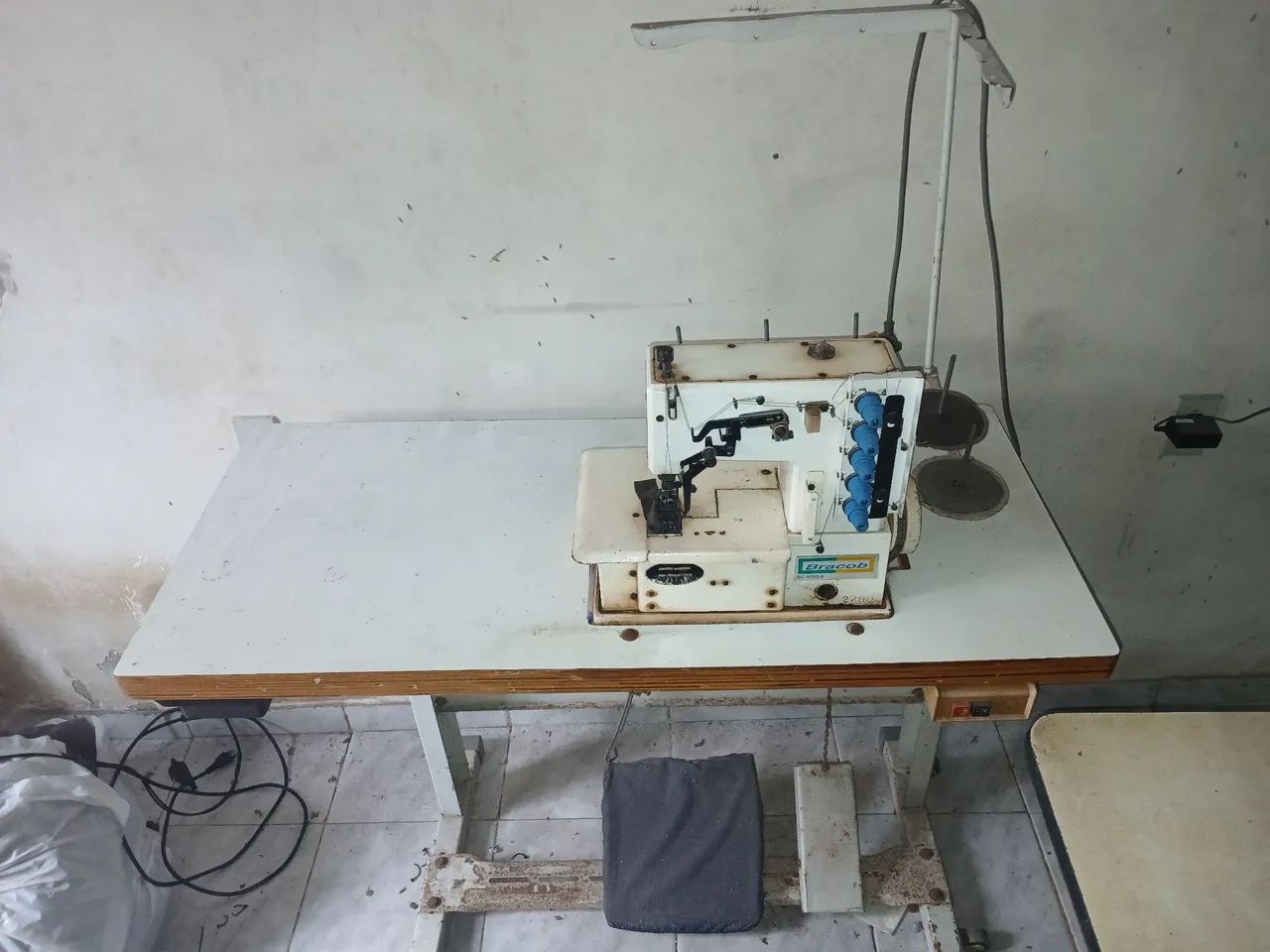 Máquina de Costura galoneira Industrial Bracob BC 4000-5 